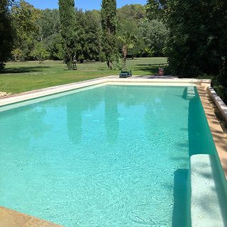 piscine maison hôtes Gard